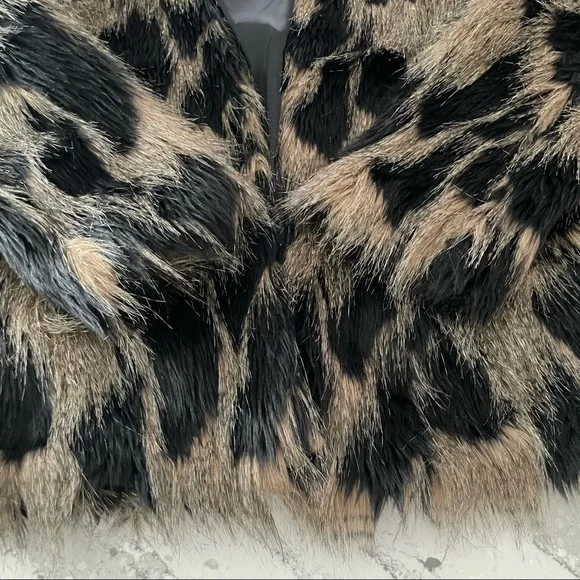 Urban Outfitters Ladakh ‘Pepe’ Faux Fur Jacket - Picture 5 of 16